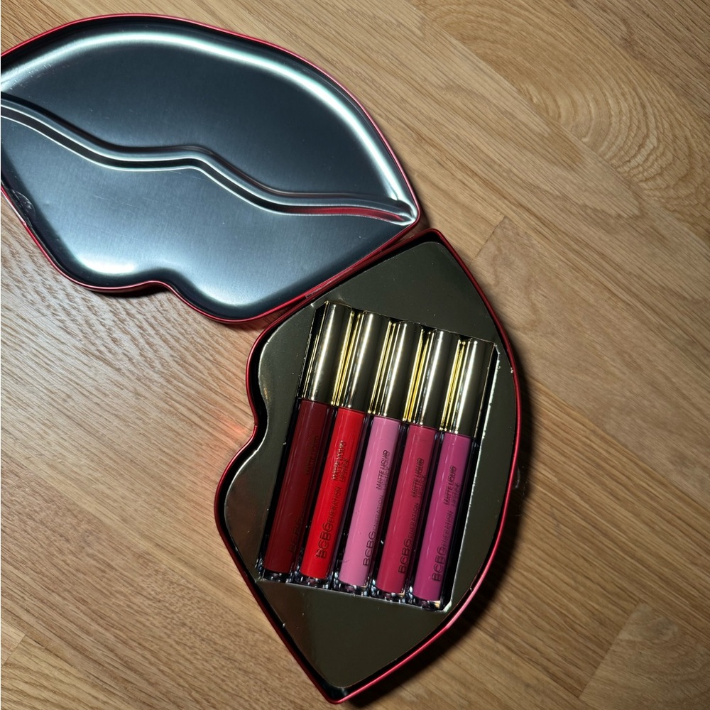 BCBGeneration Bold Red Lipstick Set